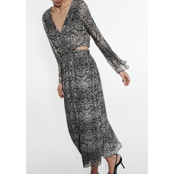 Zara Dresses & Skirts - NWT- Zara- CUT OUT SNAKESKIN PRINT DRESS-L